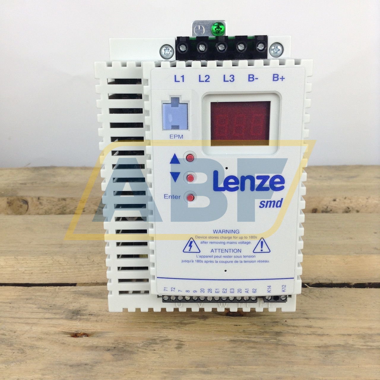 ESMD302L4TXA Lenze
