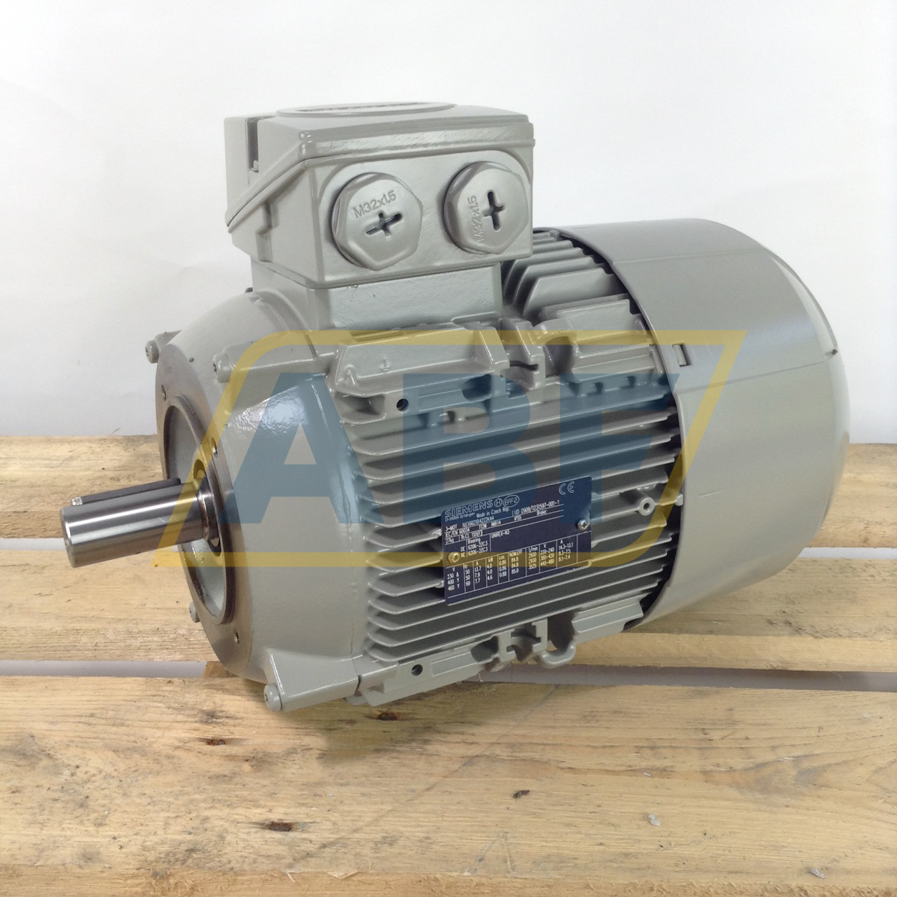 1LE1002-1BA22-2KA4 Siemens