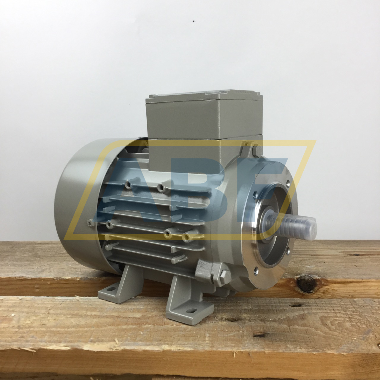 1LE1002-0CA32-2NA4 Siemens